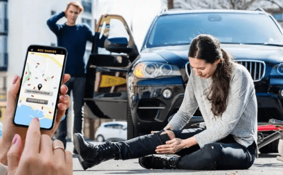 What to Expect When Working with a Lyft Accident Lawyer