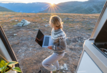 How to Travel and Work Remotely: A Complete Guide for Location Independence