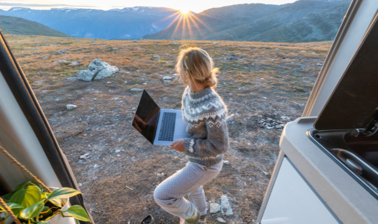 How to Travel and Work Remotely: A Complete Guide for Location Independence
